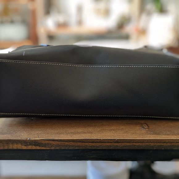 Classic London Fog Black Satchel - Picture 3 of 7